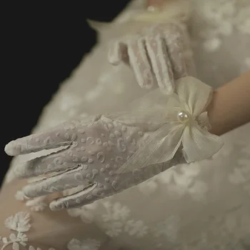 Новые свадебные перчатки с пятью пальцами, Короткий Кружевной Белый Свадебный аксессуар для новобрачных с жемчугом, Свадебная перчатка длиной до запястья